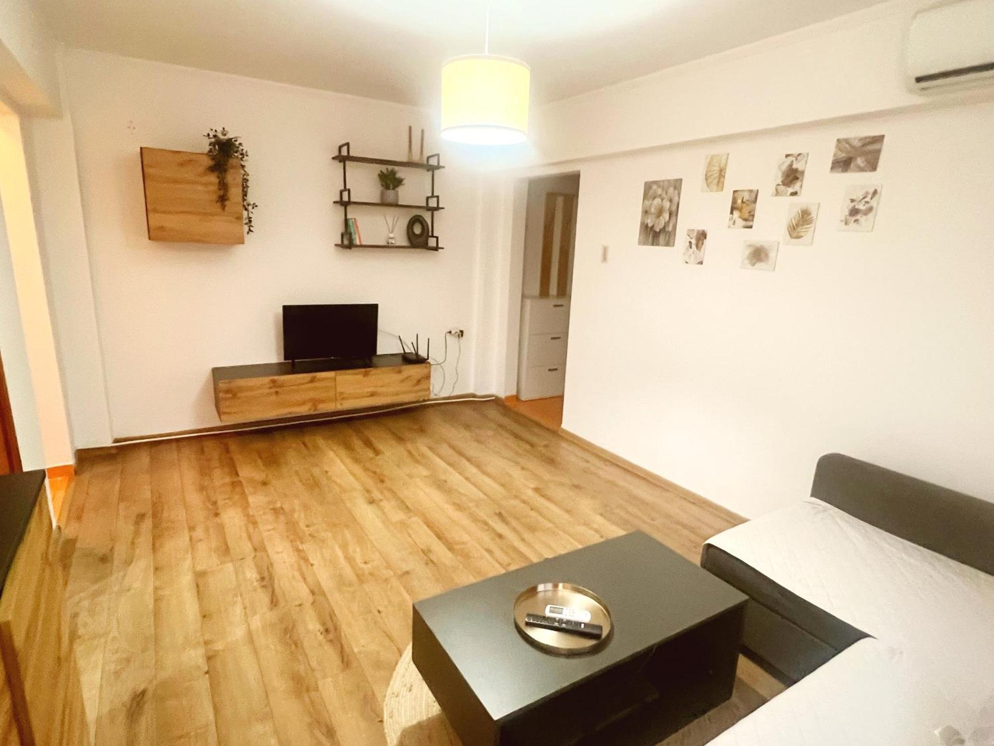 Piata Ovidiu 14 Lowcost 康斯坦察 外观 照片